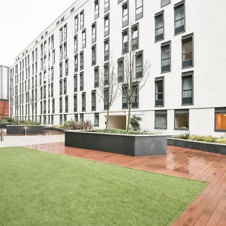 Sterling Court In Wembley Apartment